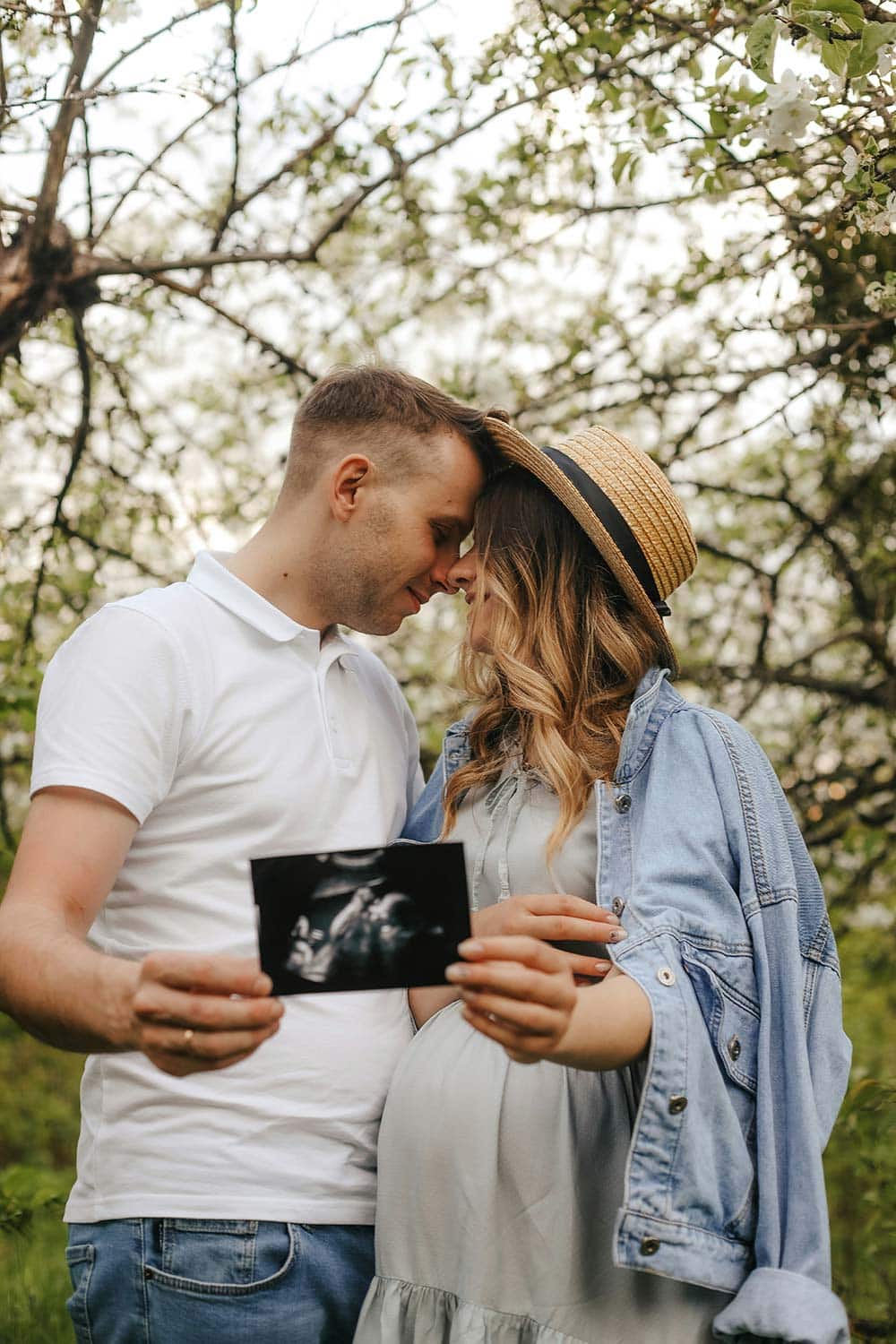 Best relationship therapist near me helping couples bring out the best in each other through professional therapy